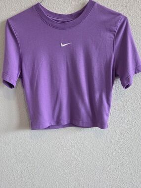 Nike Lavender Cropped Crewneck Tee - Women's
